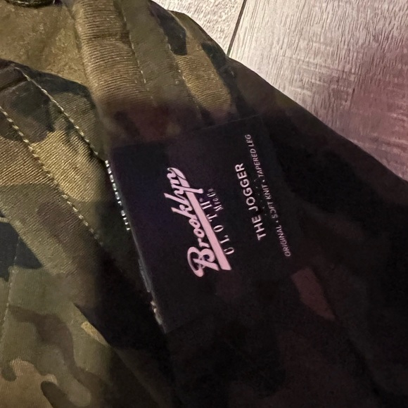 BROOKLYN CLOTH GREEN CAMO JOGGERS - Picture 4 of 4